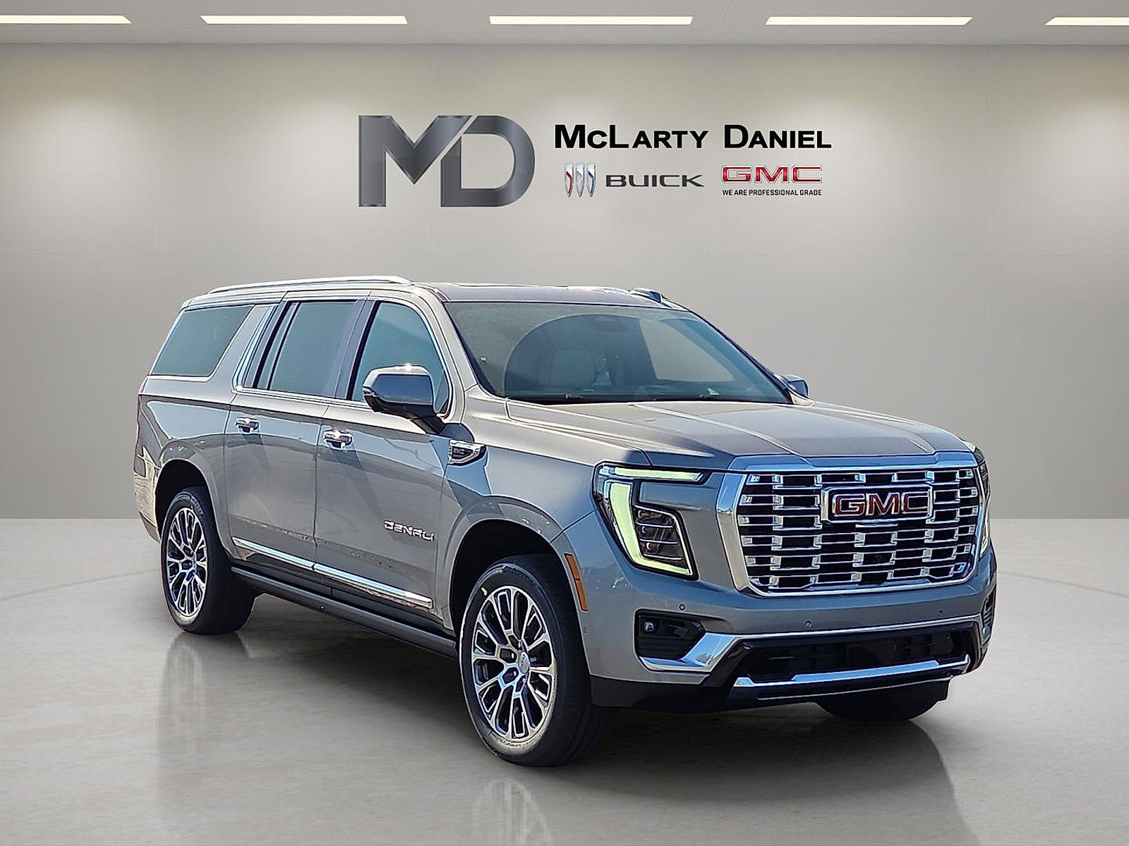 New 2026 GMC Yukon XL Denali w/ Denali Reserve Package AWD/4WD image 1