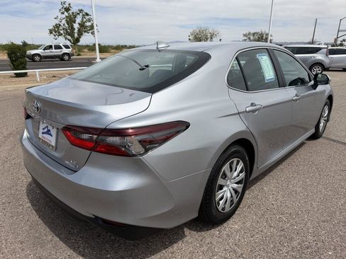 Used 2024 Toyota Camry LE image 5