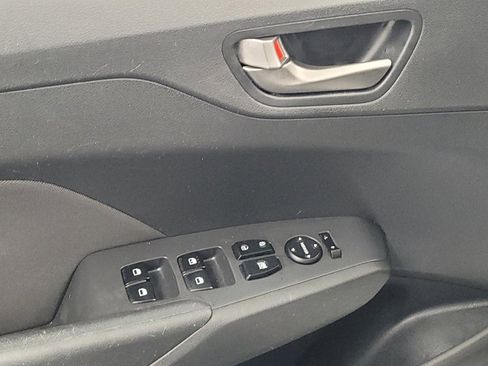 Used 2022 Hyundai Accent SE w/ Cargo Package FWD image 27
