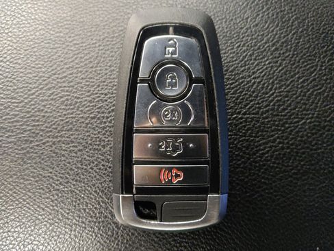 Used 2019 Ford Explorer Limited w/ Ford Safe & Smart Package FWD image 32