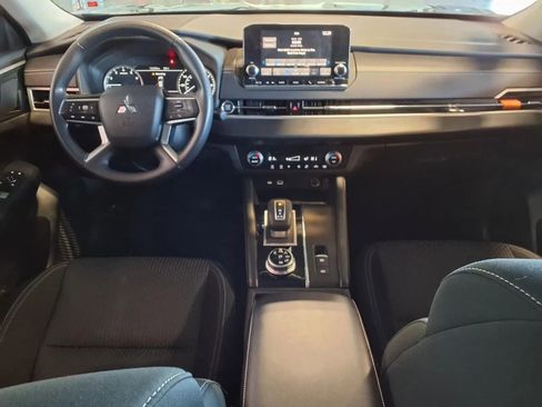 Used 2022 Mitsubishi Outlander ES AWD/4WD image 12