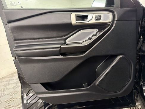 Certified 2020 Ford Explorer Platinum w/ Premium Technology Package AWD/4WD image 17