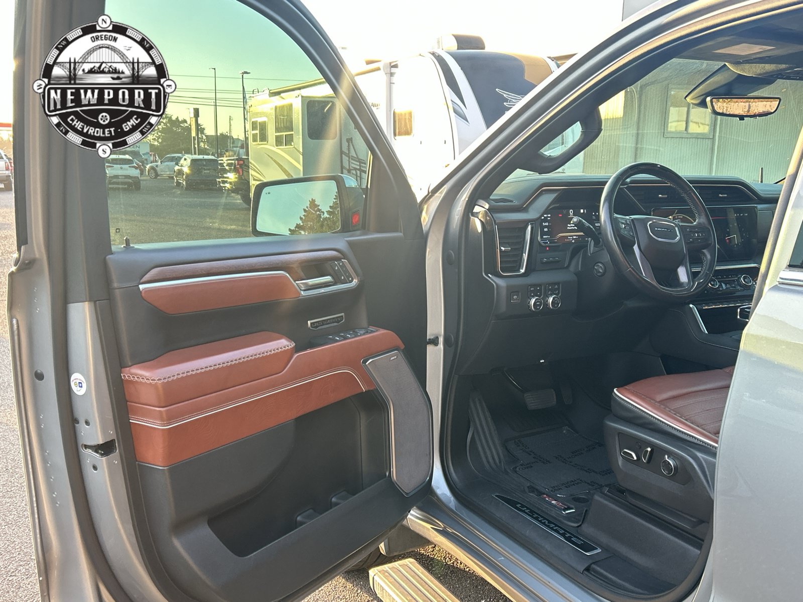 Used 2023 GMC Sierra 1500 Denali Ultimate AWD/4WD image 5