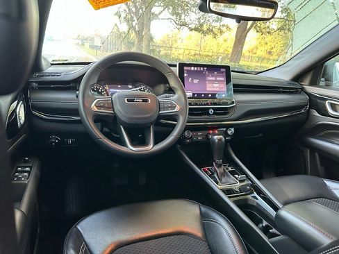 Used 2023 Jeep Compass Altitude image 12