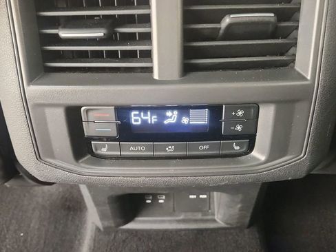 Used 2022 Volkswagen Atlas SEL Premium image 28