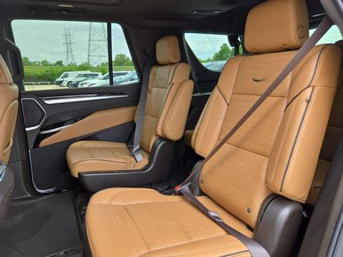Used 2025 Cadillac Escalade Premium Luxury w/ LPO, Floor Liner Package AWD/4WD image 20