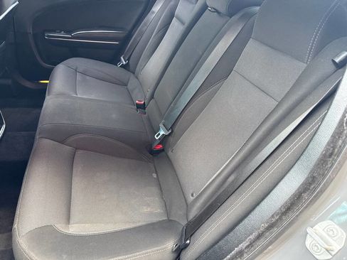 Used 2017 Dodge Charger SE image 11