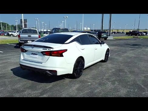 Used 2022 Nissan Altima 2.5 SR w/ Midnight Edition Package image 8