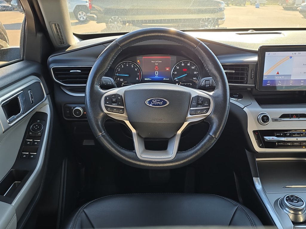 Used 2022 Ford Explorer XLT w/ Equipment Group 202A AWD/4WD image 30