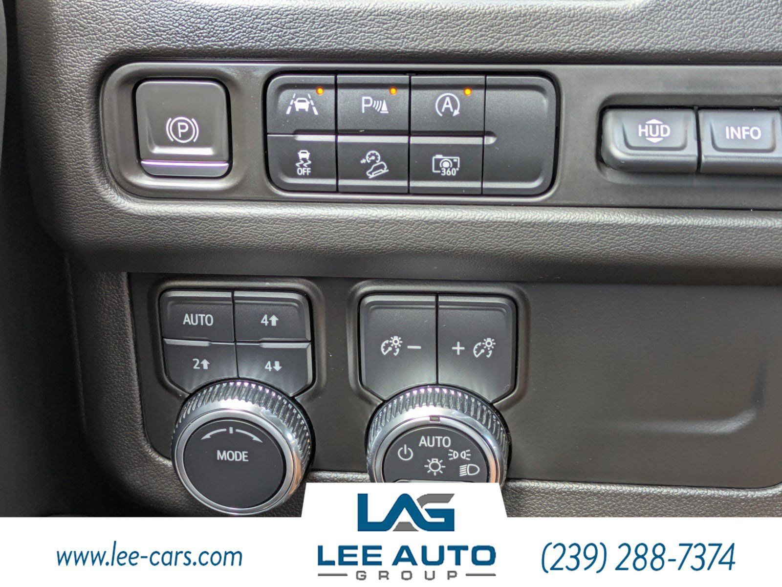 Used 2023 GMC Yukon AT4 w/ AT4 Premium Package AWD/4WD image 21