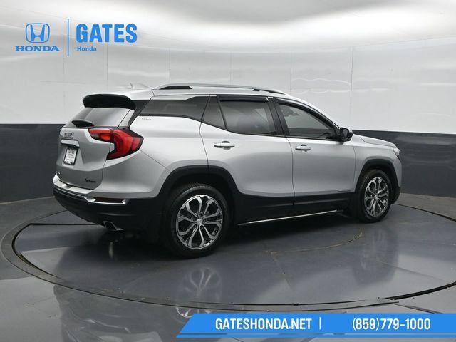 Used 2020 GMC Terrain SLT w/ Preferred Package FWD image 2
