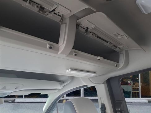 Used 2022 Ford Transit Connect Titanium w/ Trailer Tow Package image 13