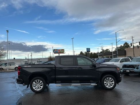 Used 2023 Chevrolet Silverado 1500 Custom image 2