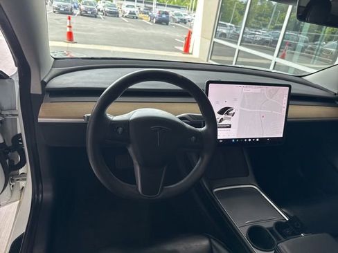 Used 2021 Tesla Model 3 Standard Range Plus RWD image 7