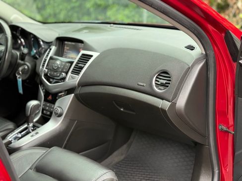 Used 2014 Chevrolet Cruze Diesel FWD image 17
