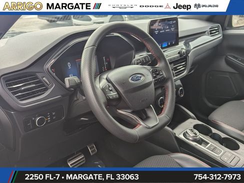 Used 2023 Ford Escape ST-Line FWD image 11