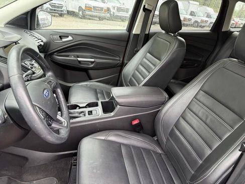 Used 2019 Ford Escape Titanium AWD/4WD image 6