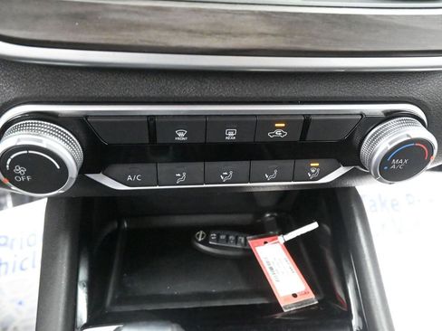 Used 2024 Nissan Altima 2.5 SV image 38