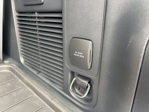 New 2026 Lincoln Navigator Black Label AWD/4WD image 21