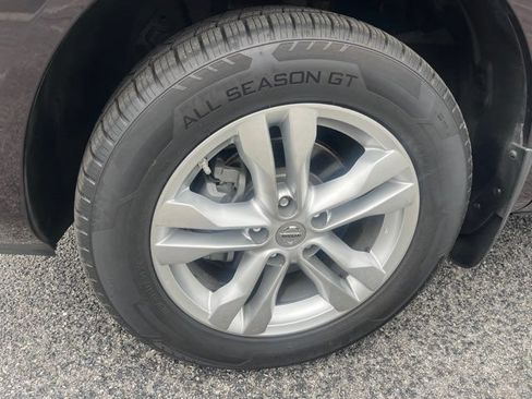 Used 2015 Nissan Rogue S w/ Convenience Package AWD/4WD image 8