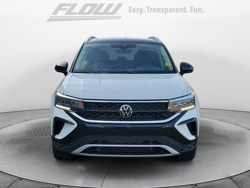 Certified 2023 Volkswagen Taos SE AWD/4WD image 3