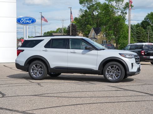 New 2026 Ford Explorer Active w/ Active Comfort Package AWD/4WD image 2