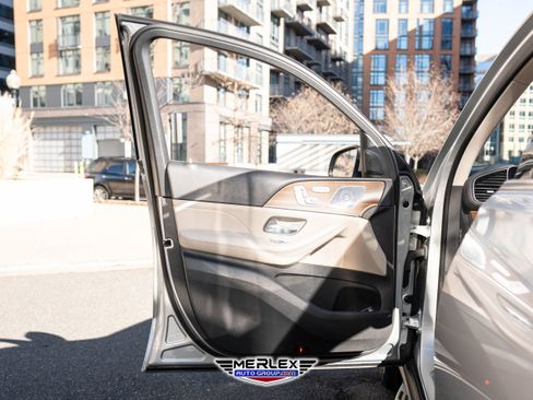 Used 2020 Mercedes-Benz GLS 450 450 4MATIC image 44