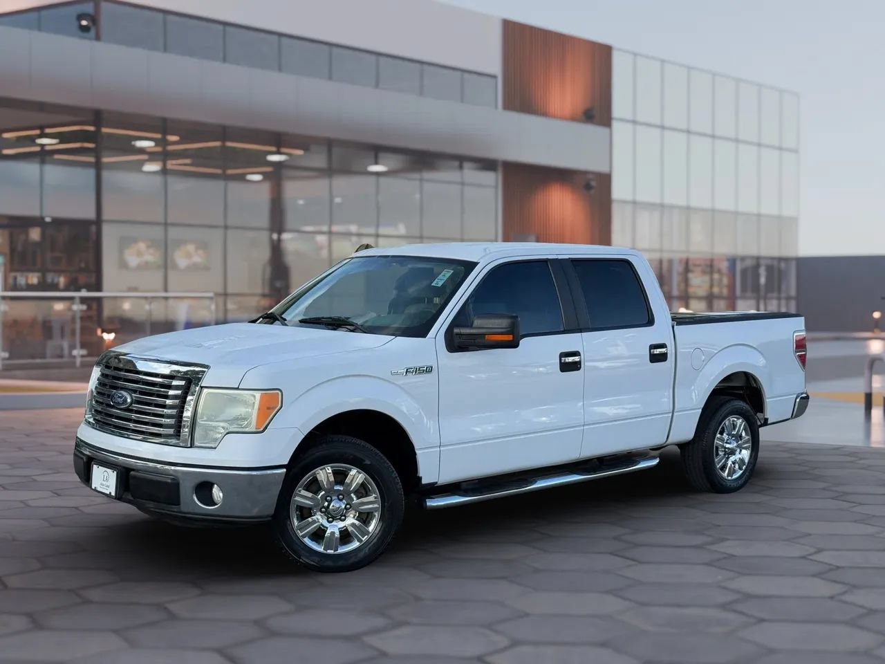 Used 2010 Ford F150 XLT RWD image 2