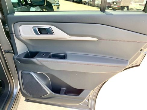 Used 2026 Ford Explorer Active RWD image 24