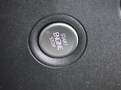 Used 2023 Volkswagen ID.4 Pro image 22