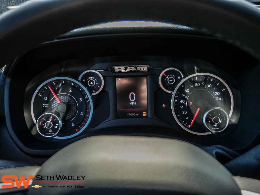 Used 2025 RAM 2500 Big Horn AWD/4WD image 40