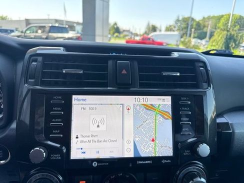 Used 2021 Toyota 4Runner Venture w/ Moonroof Package AWD/4WD image 19