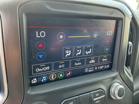 Used 2022 GMC Sierra 2500 AT4 w/ AT4 Preferred Package AWD/4WD image 17