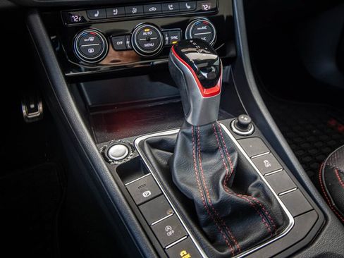 Used 2022 Volkswagen Jetta GLI Autobahn FWD image 31
