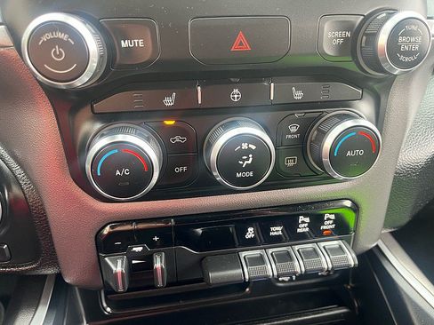 Used 2020 RAM 1500 Big Horn AWD/4WD image 34