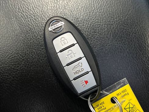 Used 2014 Nissan Rogue SL w/ SL Premium Package image 24