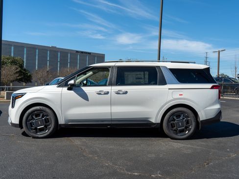 New 2026 Kia Carnival EX image 4