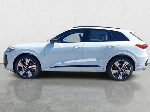 New 2026 Audi SQ5 Premium Plus AWD/4WD image 8