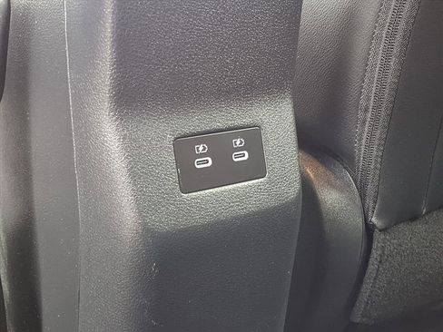 Used 2025 Nissan Kicks SR w/ Illumination Package image 14