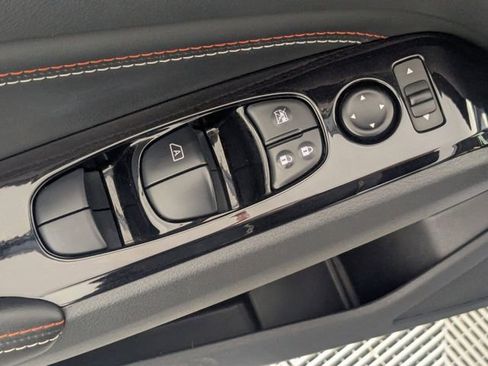 Used 2023 Nissan Altima 2.5 SR w/ SR Premium Package image 11