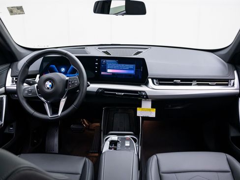 New 2026 BMW X1 xDrive28i w/ Technology Package AWD/4WD image 11