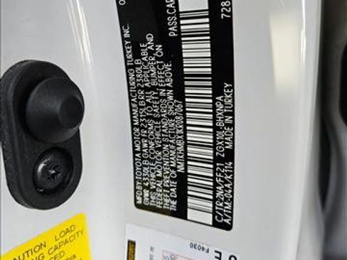 Used 2019 Toyota C-HR XLE image 26