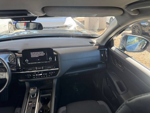Used 2025 Nissan Pathfinder SV FWD image 38