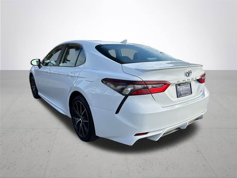 Used 2023 Toyota Camry SE image 9