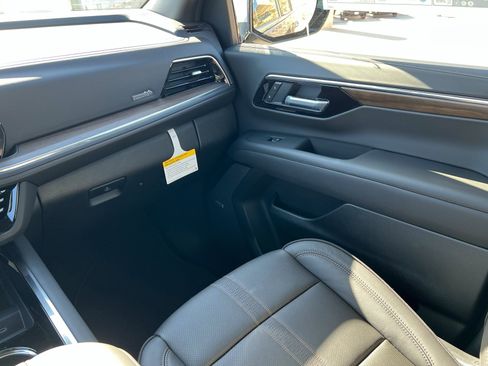 New 2026 Chevrolet Suburban High Country w/ Sun And Tow Package image 11