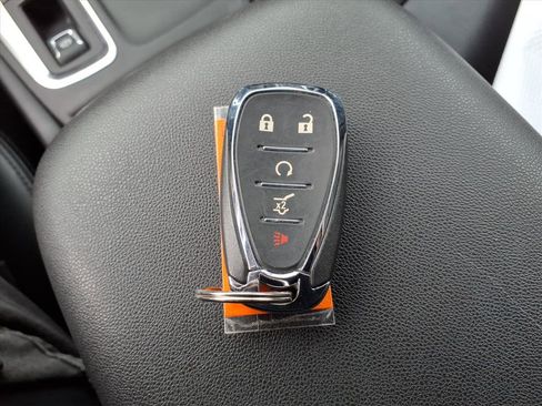 Used 2020 Chevrolet Equinox LT image 32