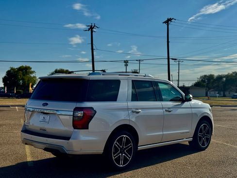 Used 2018 Ford Expedition Platinum image 4