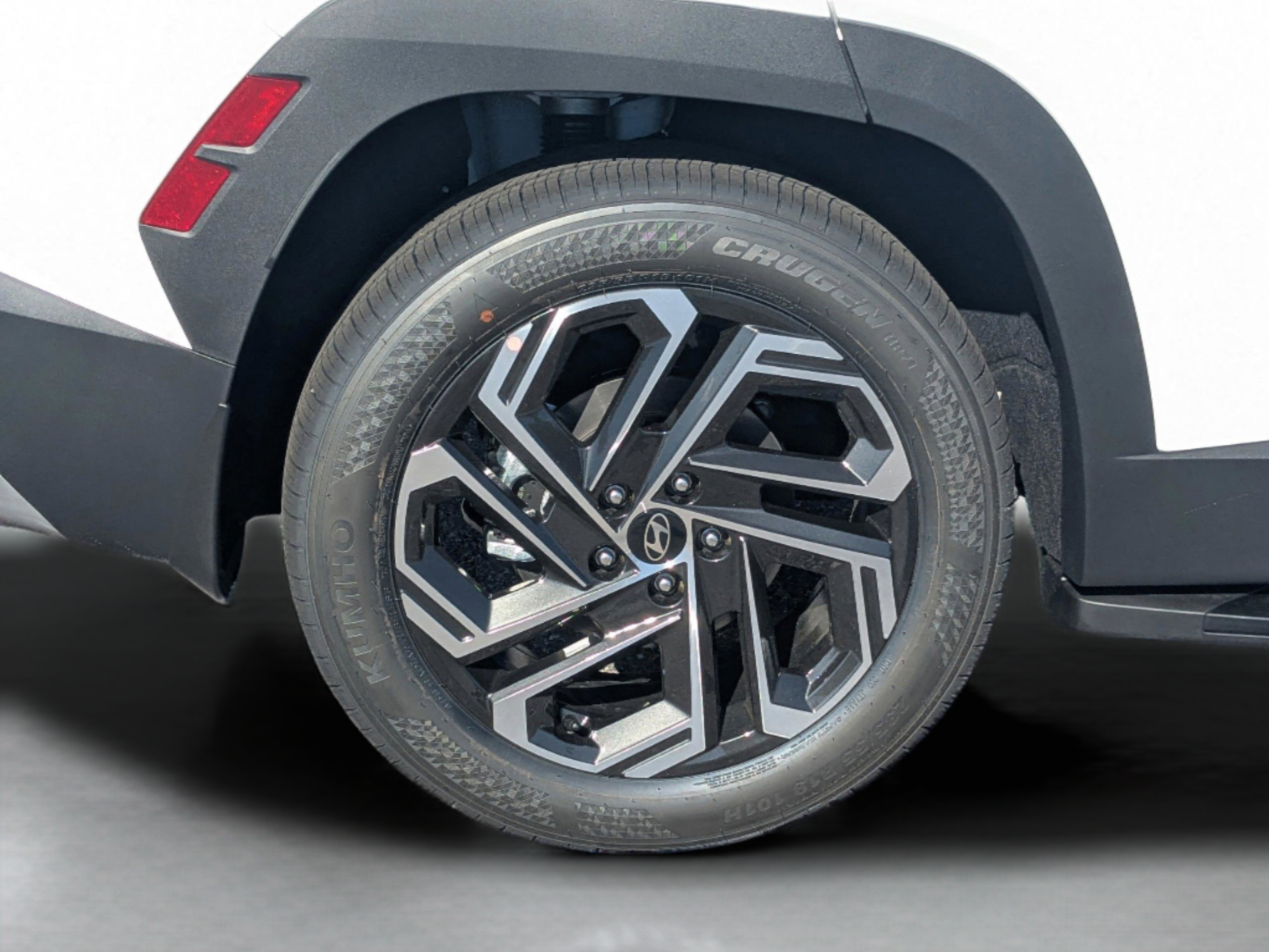 New 2026 Hyundai Tucson Limited FWD image 32