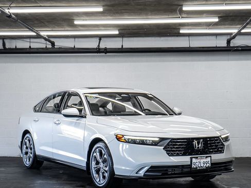 Used 2023 Honda Accord EX image 7