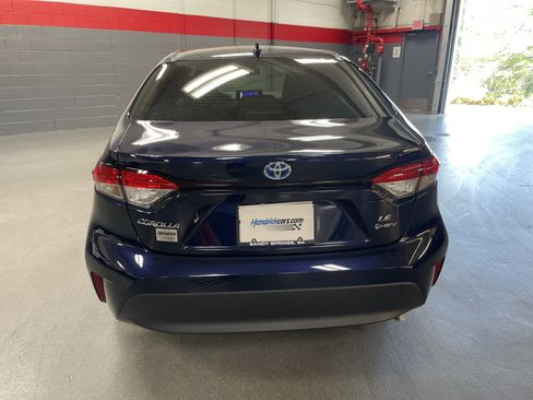 Used 2025 Toyota Corolla LE FWD image 9